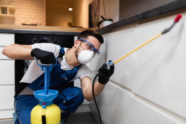 Best Pest Removal Services  in Lake Leann, MI